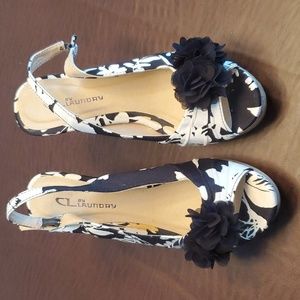 CL by Laundry Chinese Laundry "IMMORTAL" Black & White Floral Wedges Size 6 1/2